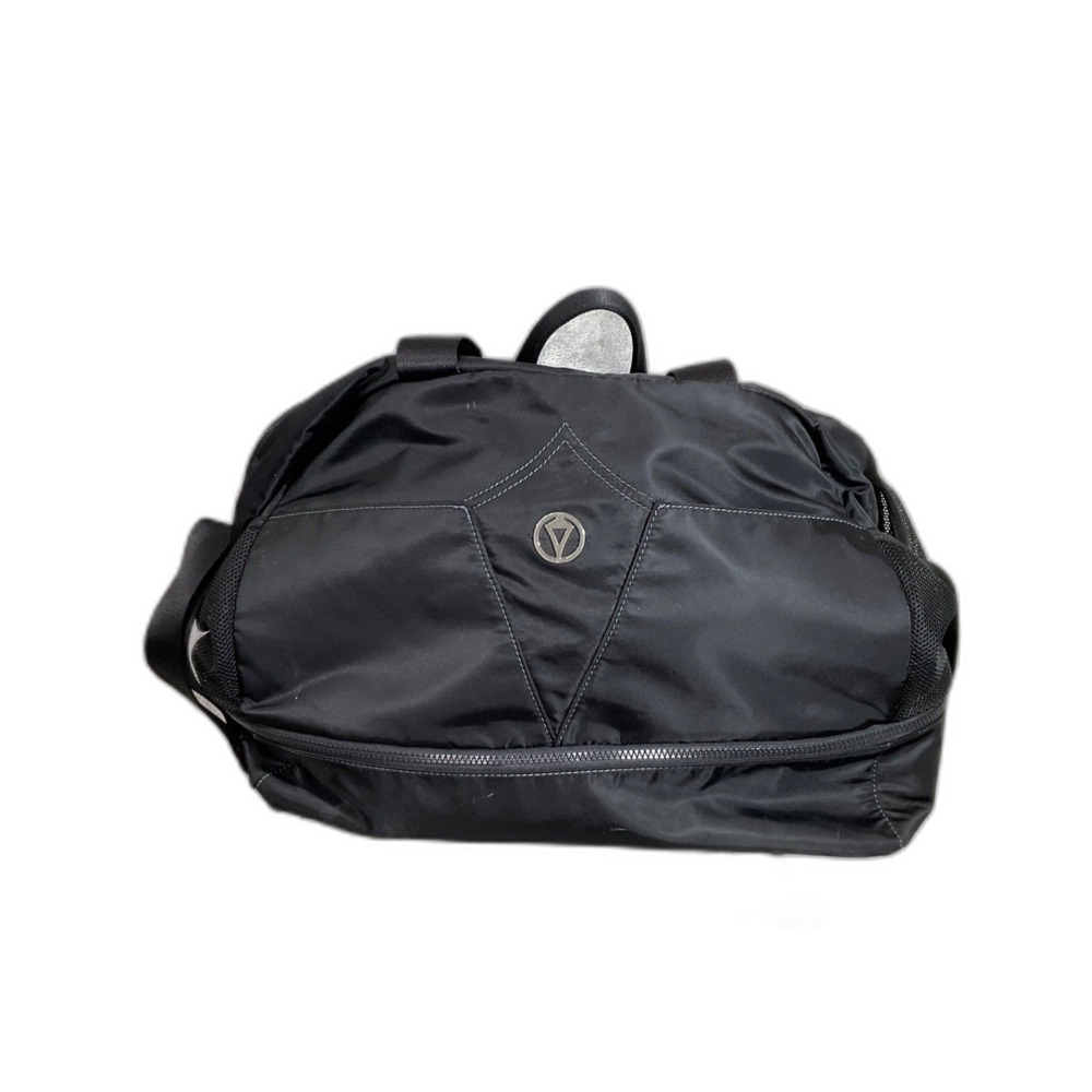 Lululemon Ivivva Weekend Explorer Duffel Bag Multiple zip Pockets Travel